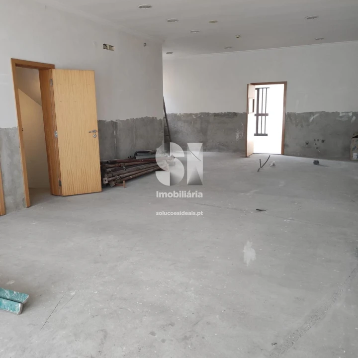 Negócio para Venda em São Mamede de Infesta e Senhora da Hora Foto 1