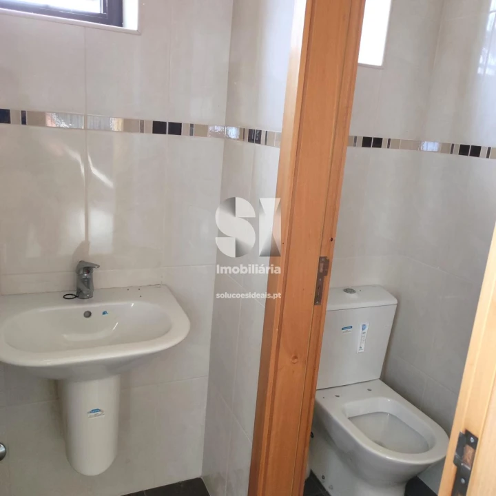 Negócio para Venda em São Mamede de Infesta e Senhora da Hora Foto 26