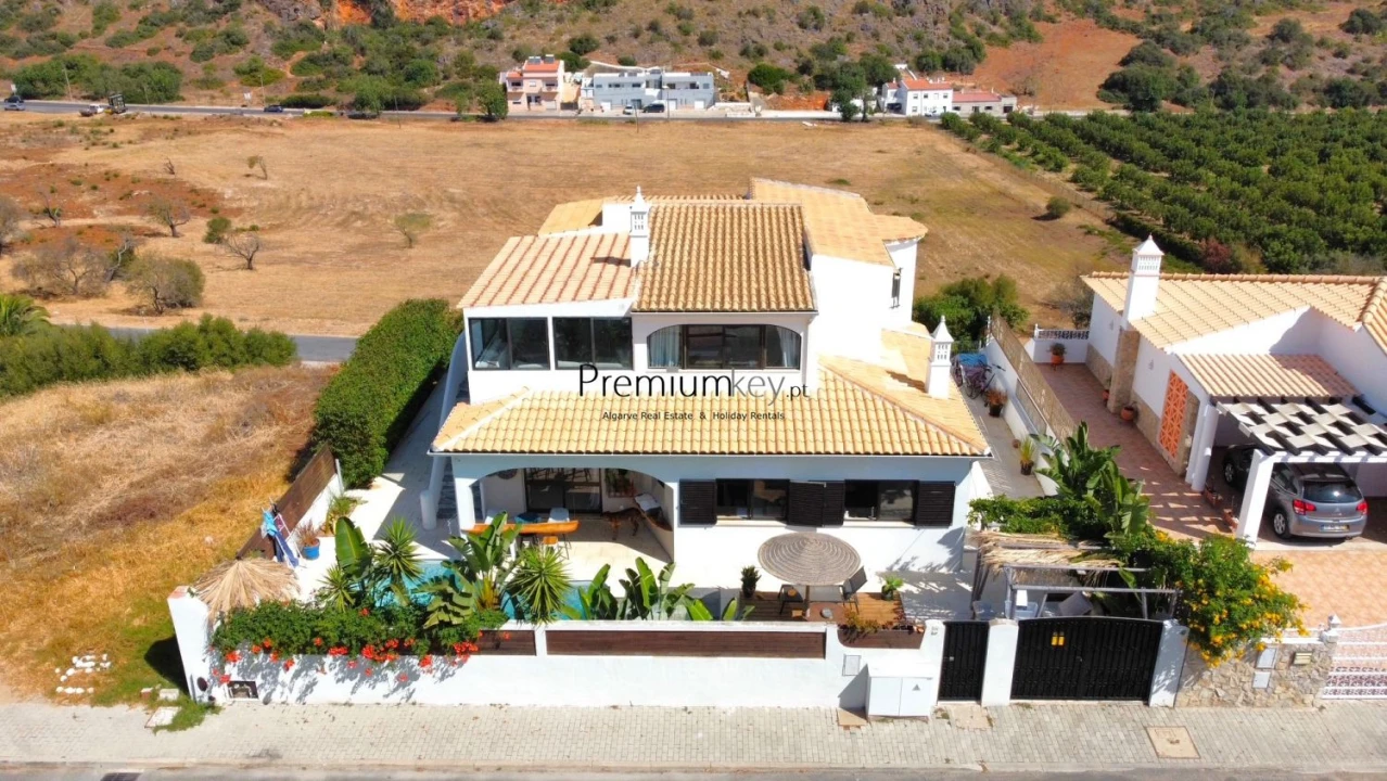 Moradia T3 para Venda em Albufeira e Olhos de Água Foto 1