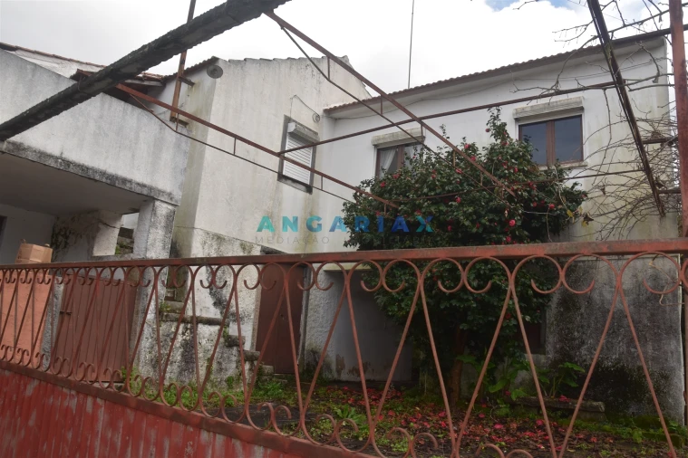 Moradia T3 para Venda em Cumeeira Foto 2