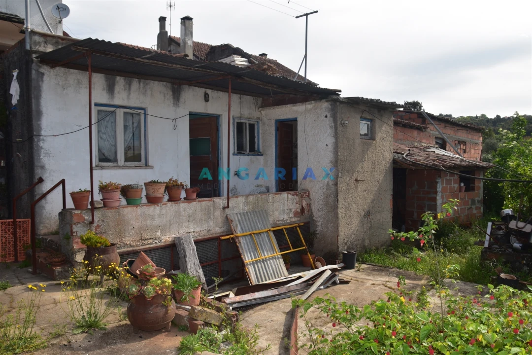 Moradia T5 para Venda em Aguda Foto 1