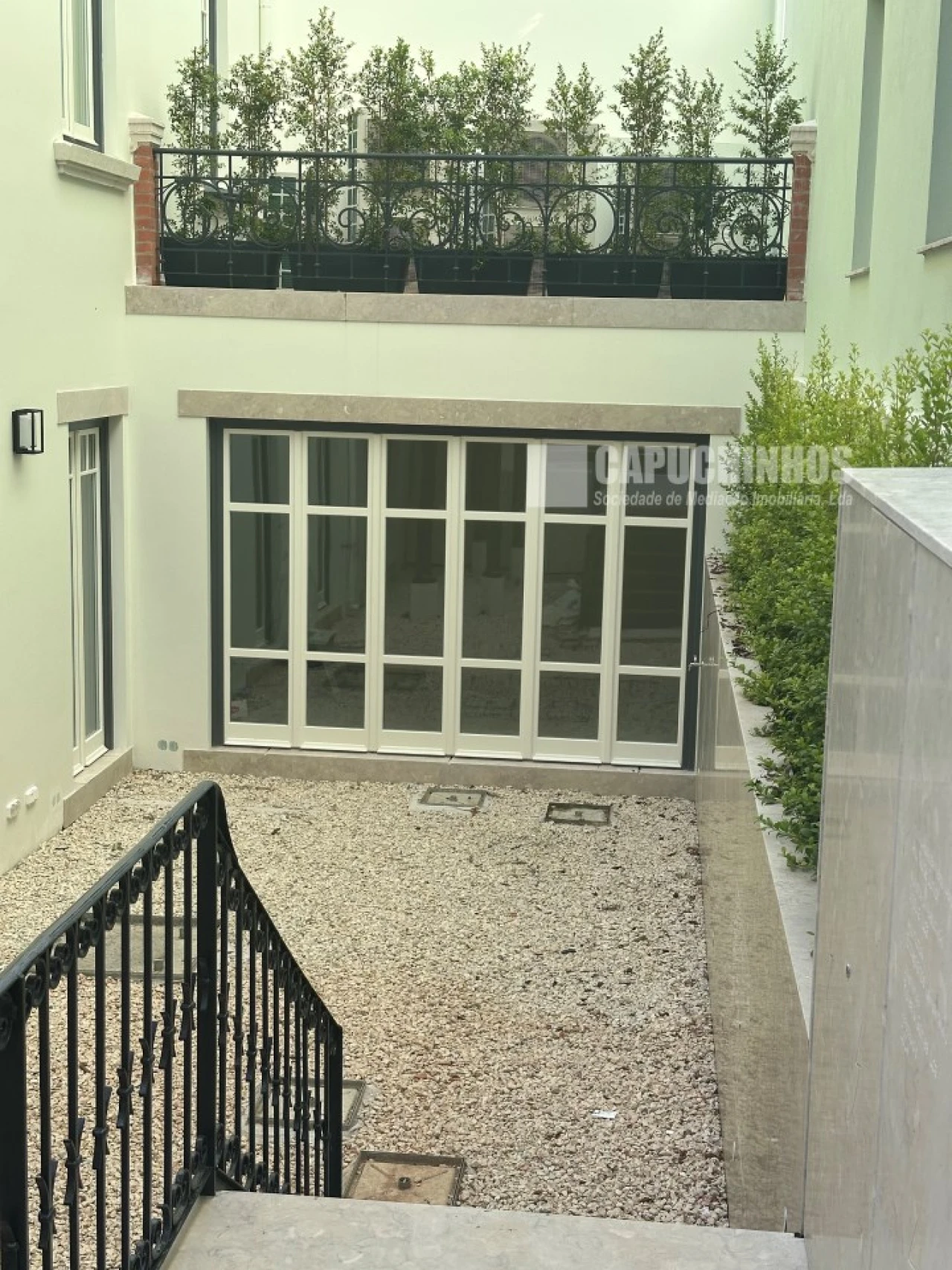 Loja para Arrendamento em Arroios Foto 4