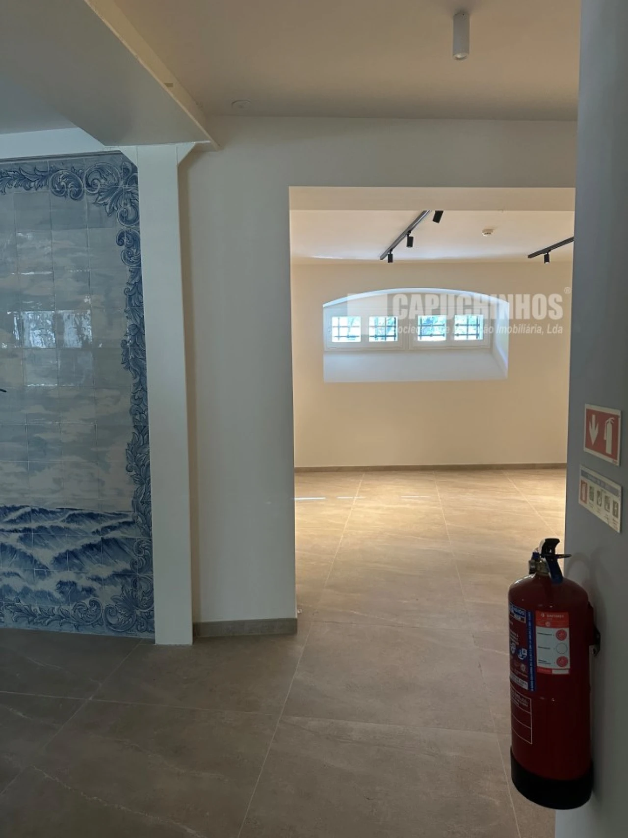 Loja para Arrendamento em Arroios Foto 3