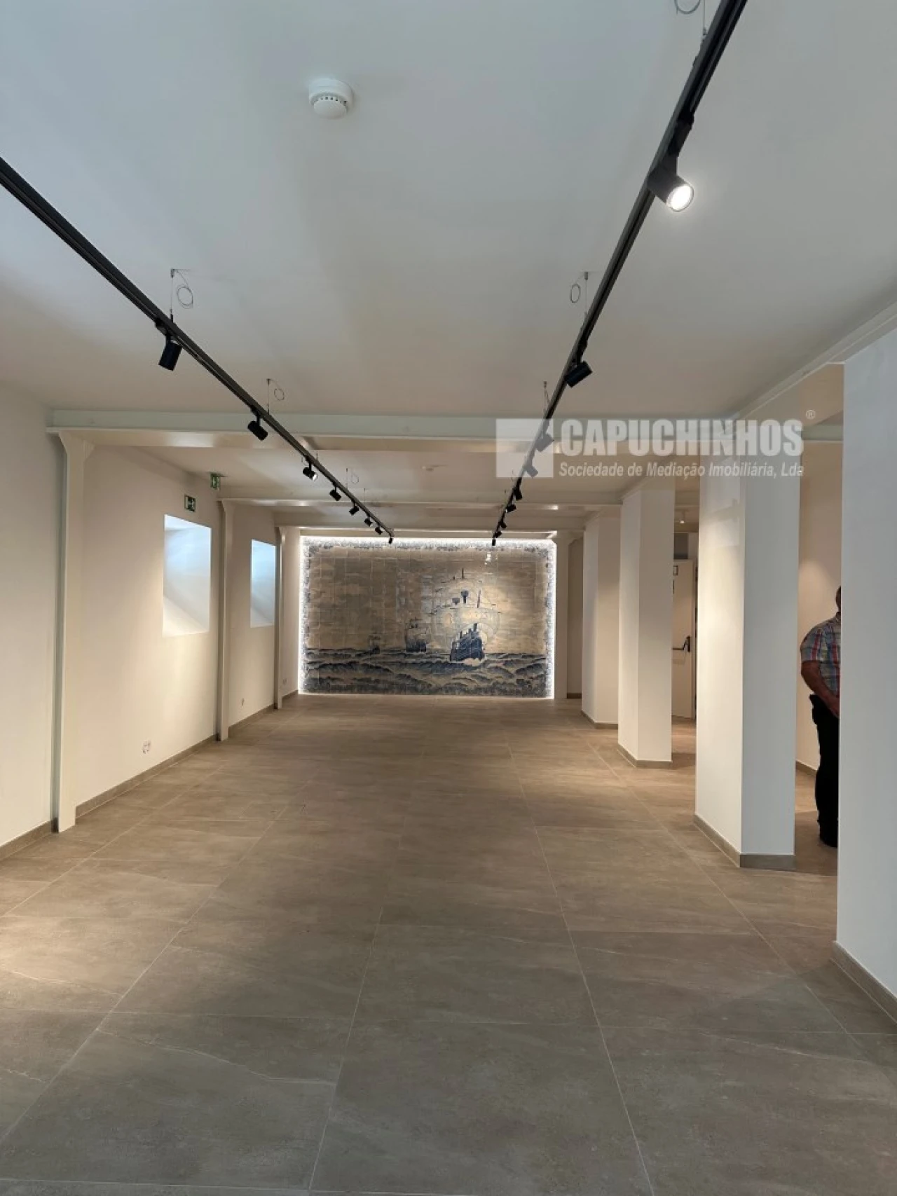 Loja para Arrendamento em Arroios Foto 1