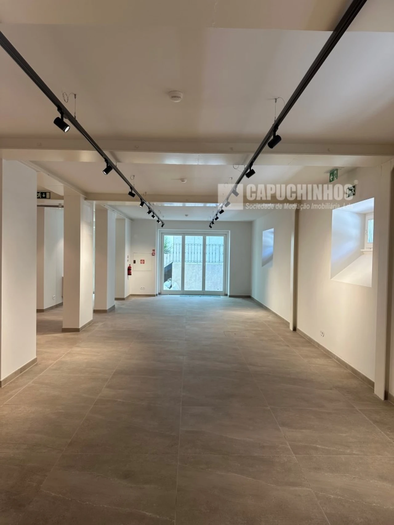 Loja para Arrendamento em Arroios Foto 2