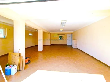 Moradia T5 para Venda em Alcantarilha e Pêra