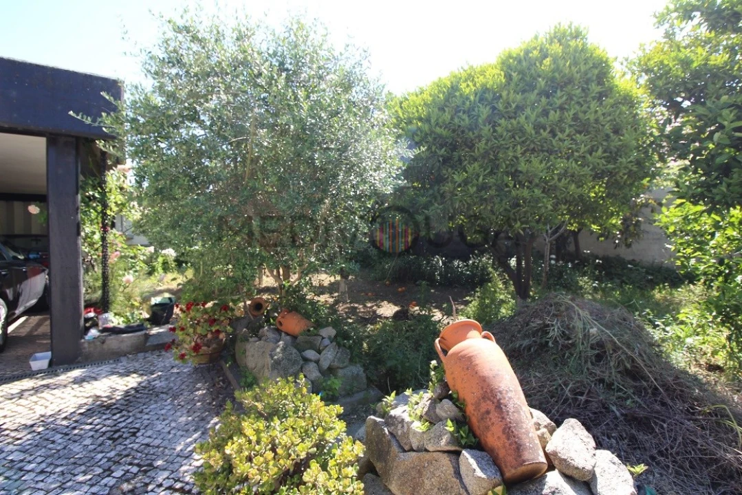 Moradia T6 para Venda em Fermentelos Foto 23