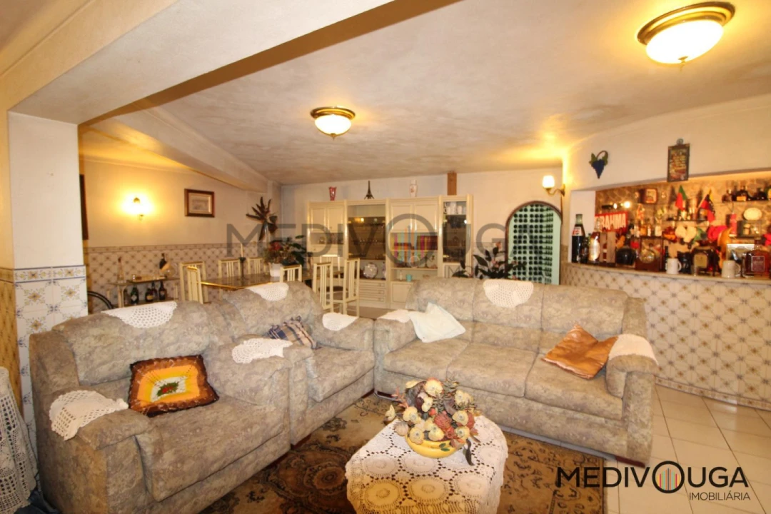 Moradia T6 para Venda em Fermentelos Foto 3