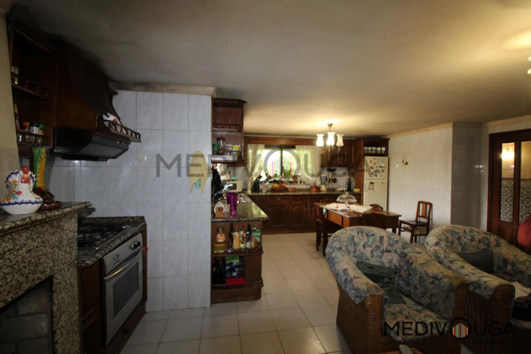 Moradia T6 para Venda em Fermentelos Foto 36