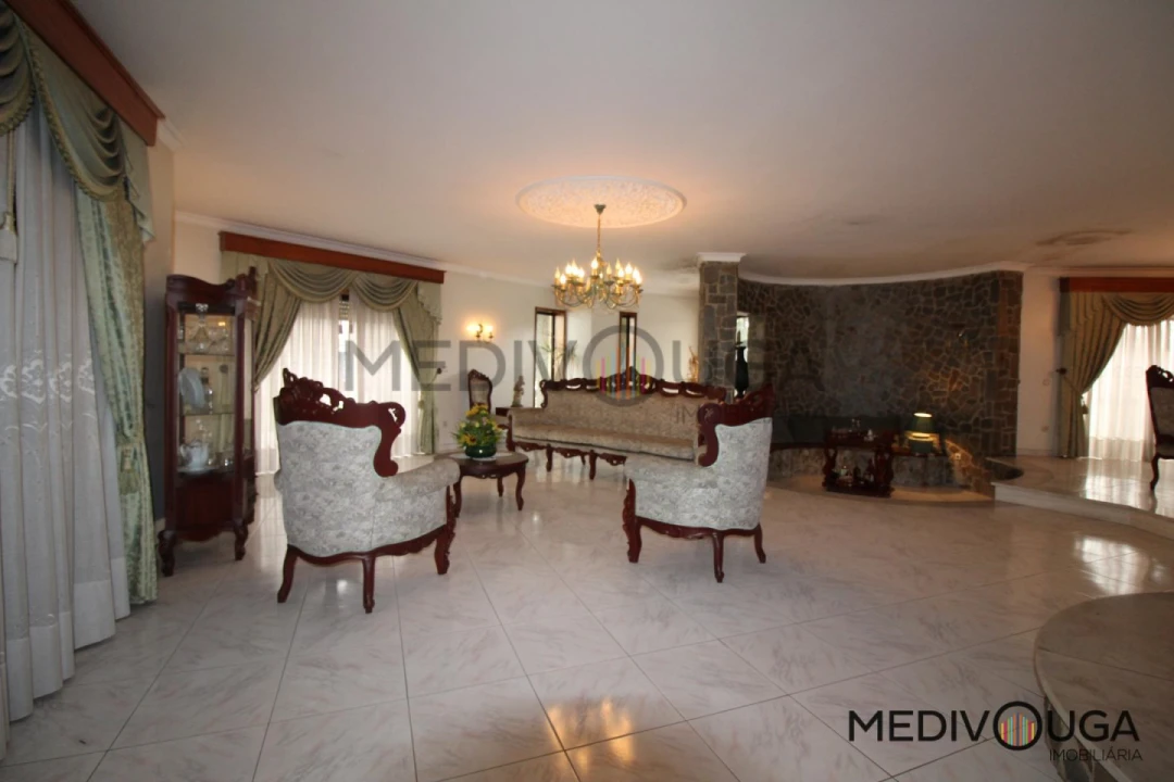 Moradia T6 para Venda em Fermentelos Foto 37