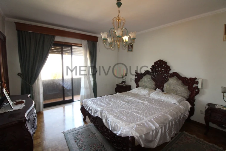 Moradia T6 para Venda em Fermentelos Foto 8