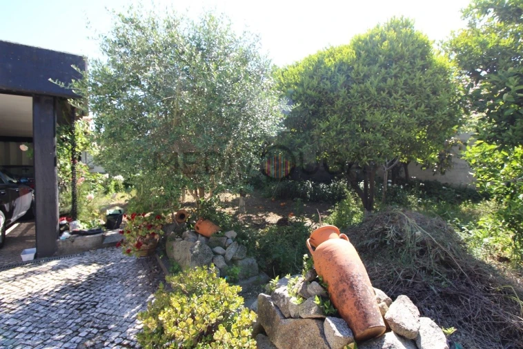 Moradia T6 para Venda em Fermentelos Foto 23