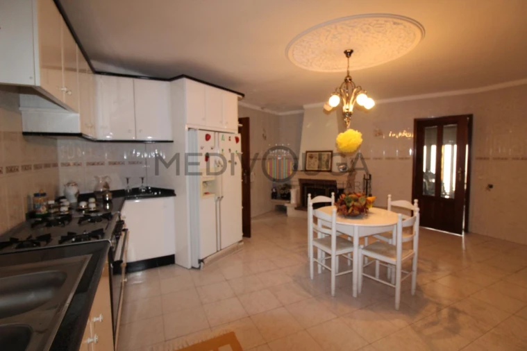 Moradia T6 para Venda em Fermentelos Foto 40