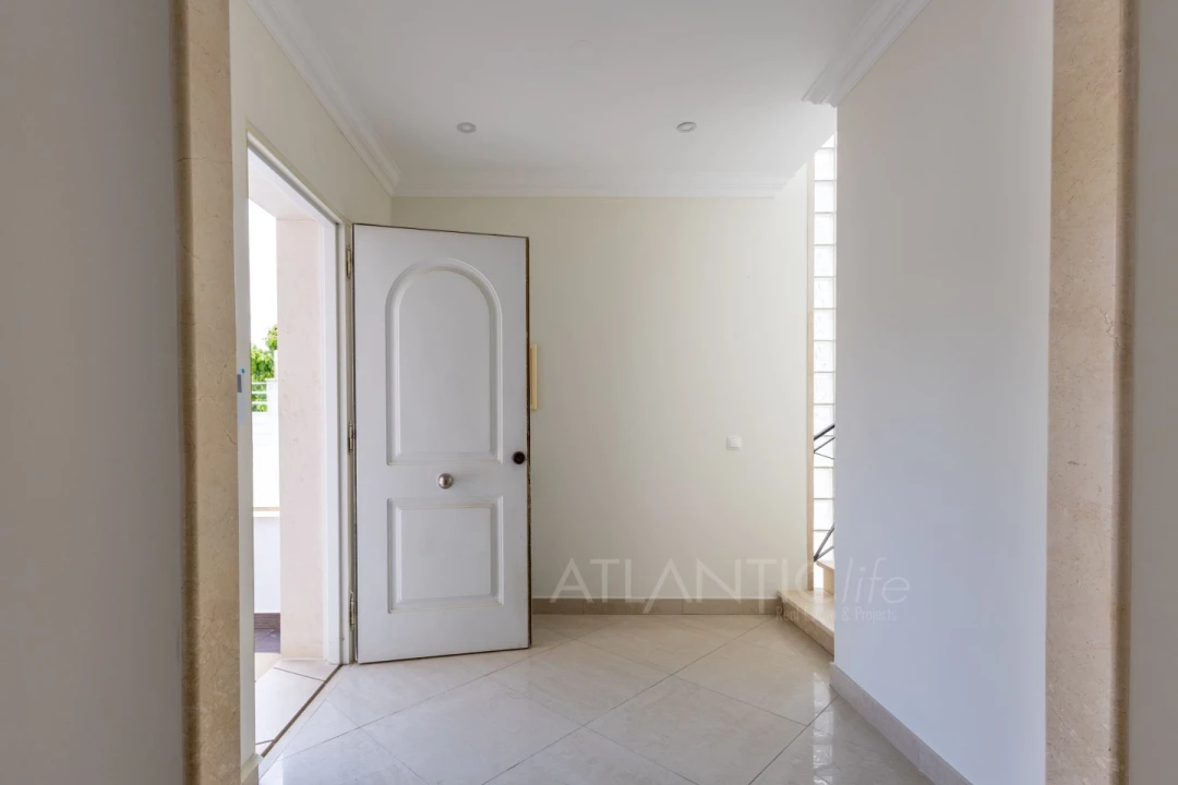 Moradia T3 para Venda em Mina de Água Foto 2