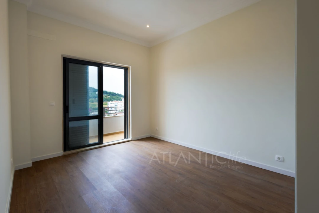 Moradia T3 para Venda em Mina de Água Foto 17