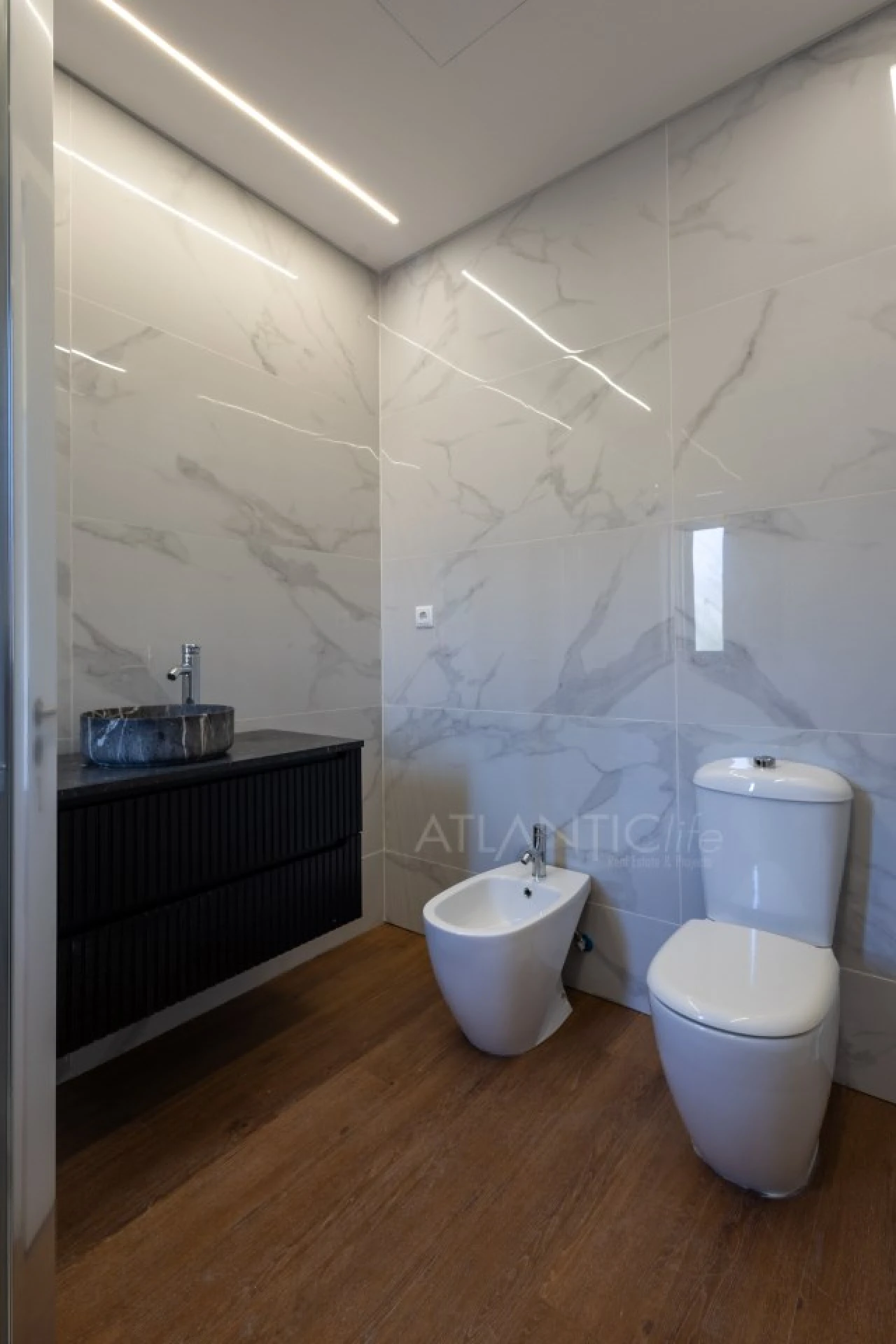 Moradia T3 para Venda em Mina de Água Foto 27