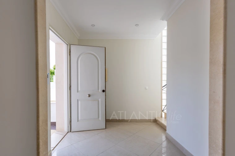 Moradia T3 para Venda em Mina de Água Foto 2