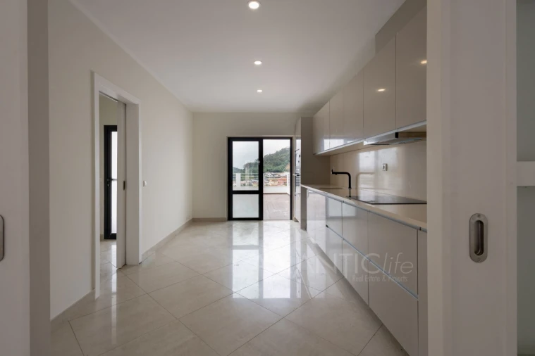 Moradia T3 para Venda em Mina de Água Foto 11