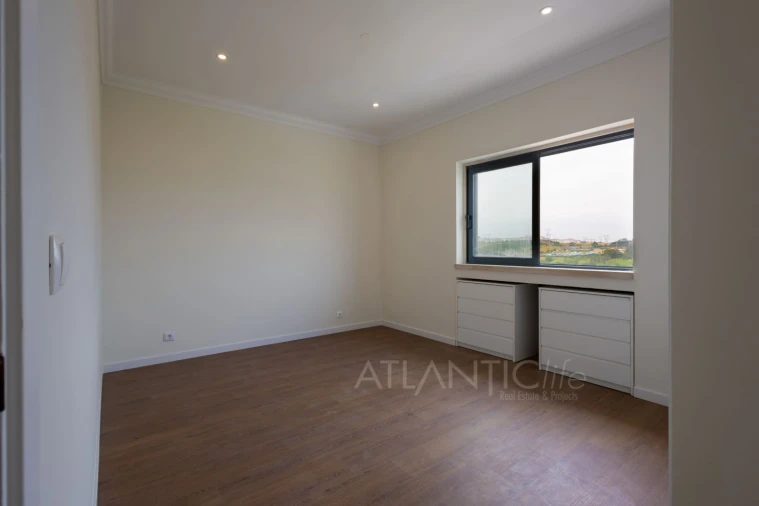 Moradia T3 para Venda em Mina de Água Foto 14