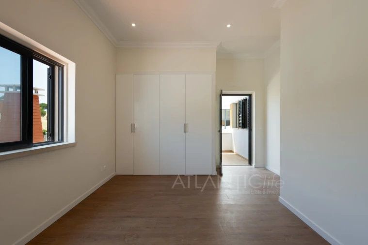 Moradia T3 para Venda em Mina de Água Foto 20