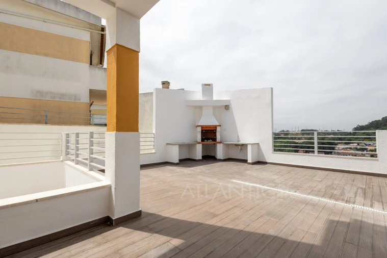 Moradia T3 para Venda em Mina de Água Foto 32