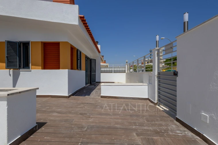 Moradia T3 para Venda em Mina de Água Foto 39