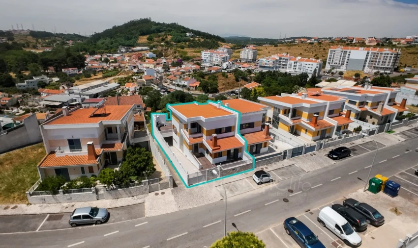 Moradia T3 para Venda em Mina de Água Foto 40