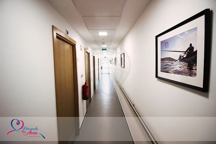 Moradia T8 para Venda em Ramada e Caneças Foto 6