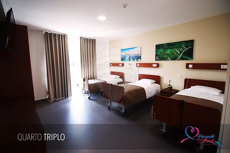 Moradia T8 para Venda em Ramada e Caneças Foto 9