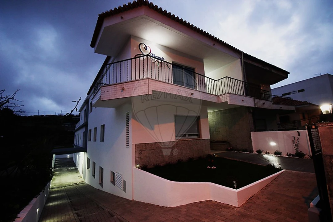 Moradia T8 para Venda em Ramada e Caneças Foto 8