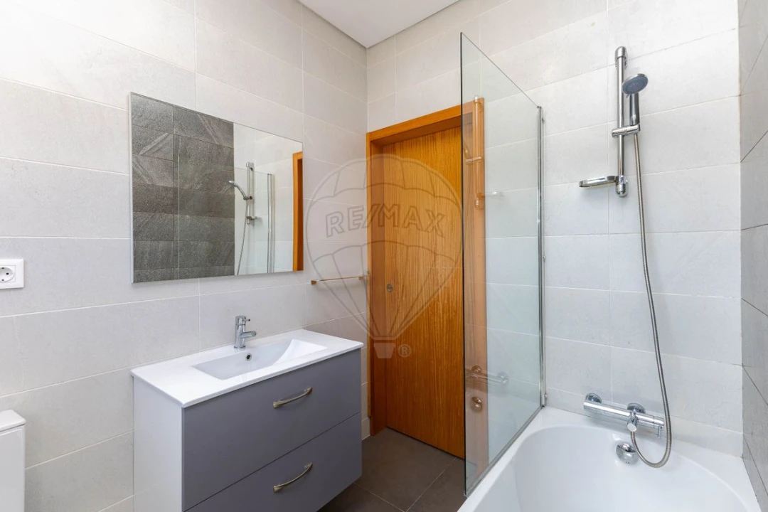 Apartamento T2 para Venda em Pedroso e Seixezelo Foto 18