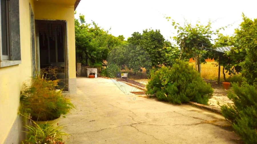 Moradia T2 para Venda em Fazendas de Almeirim Foto 2