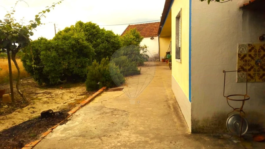 Moradia T2 para Venda em Fazendas de Almeirim Foto 4