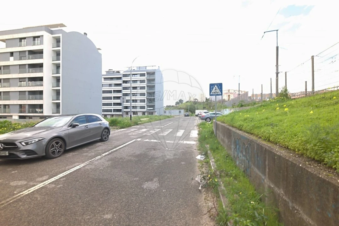 Apartamento T3 para Arrendamento em Venteira Foto 19