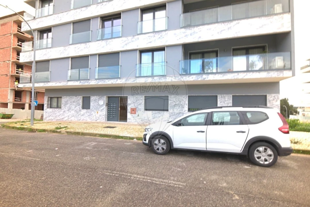 Apartamento T3 para Arrendamento em Venteira Foto 20