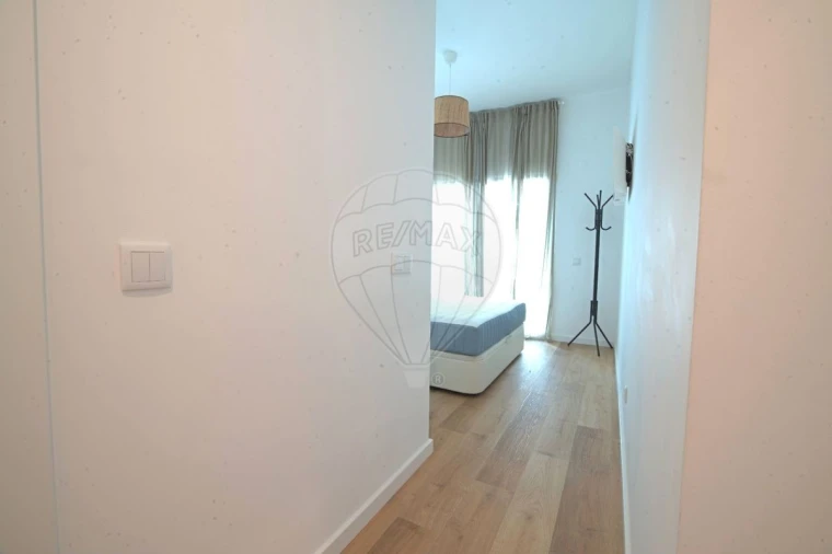 Apartamento T3 para Arrendamento em Venteira Foto 3