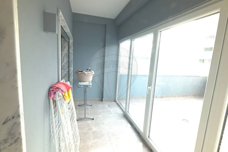 Apartamento T3 para Arrendamento em Venteira Foto 12