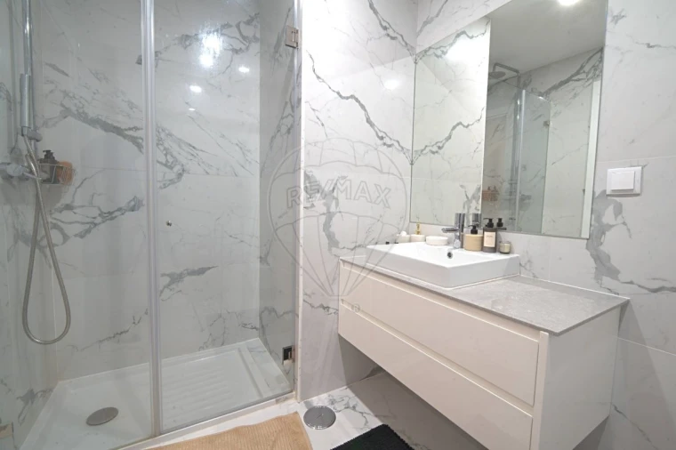 Apartamento T3 para Arrendamento em Venteira Foto 17