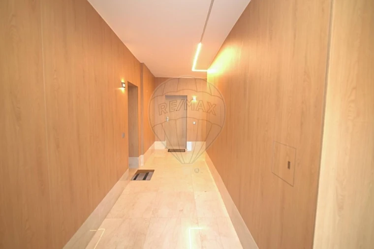 Apartamento T3 para Arrendamento em Venteira Foto 8