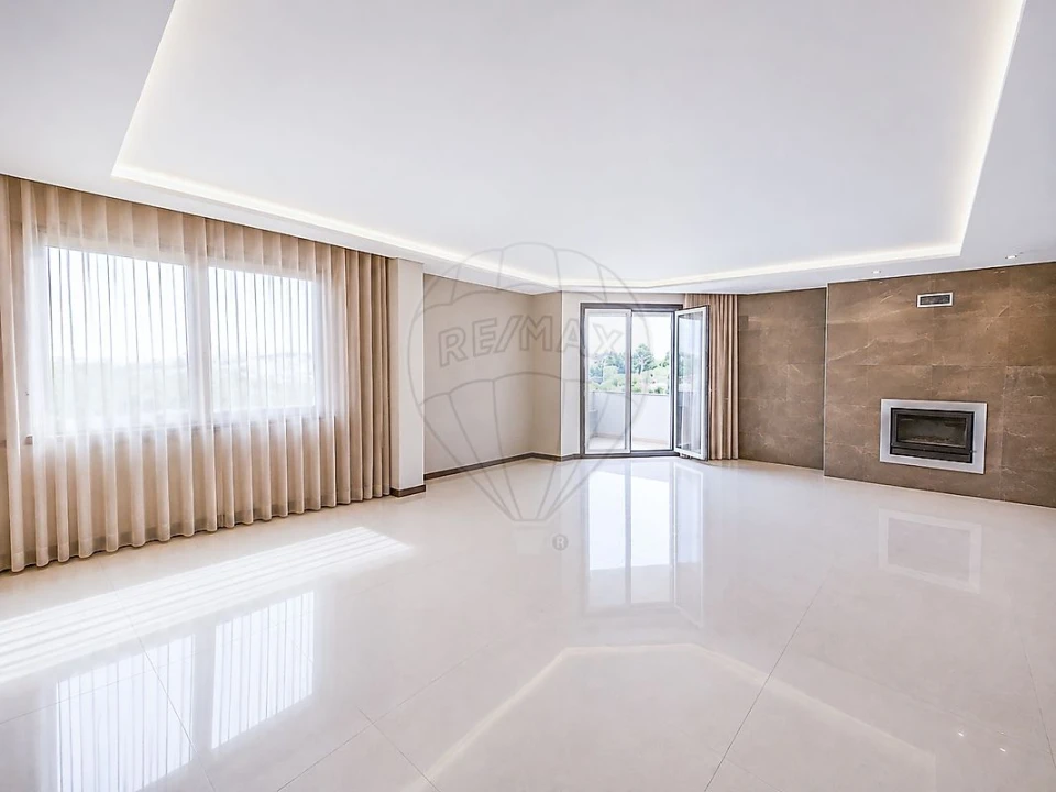 Apartamento T5 para Venda em Torres Novas (Santa Maria, Salvador e Santiago) Foto 1