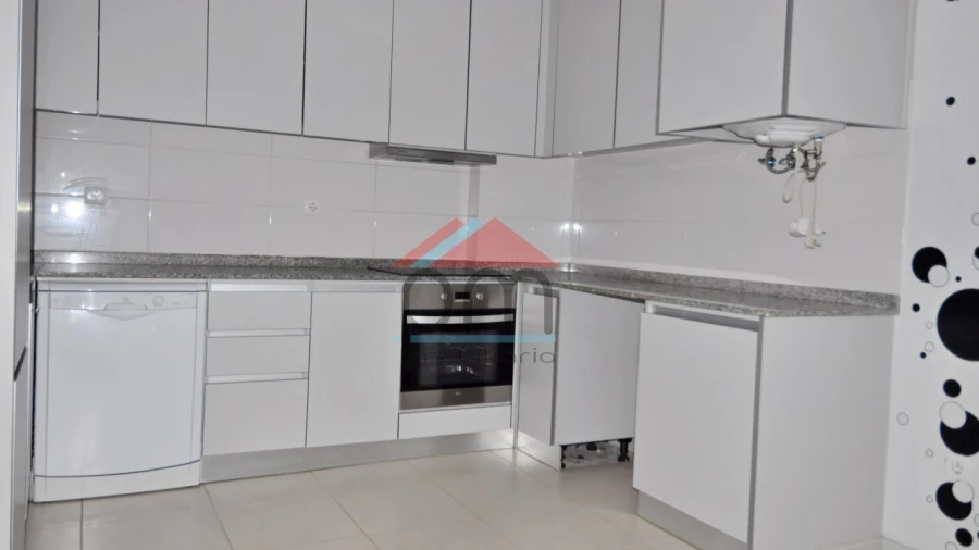 Apartamento T2 para Venda em Mazedo e Cortes Foto 3