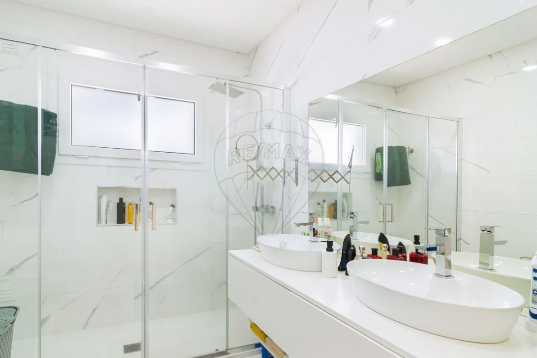 Moradia T4 para Venda em Santo Estêvão Foto 17