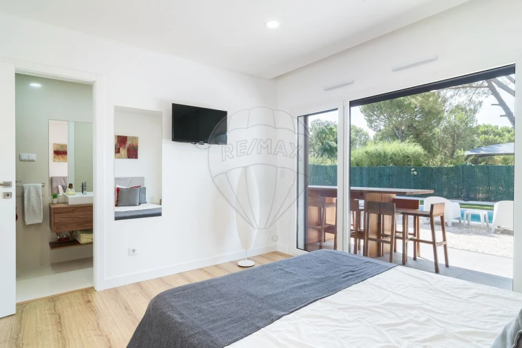 Moradia T4 para Venda em Santo Estêvão Foto 10