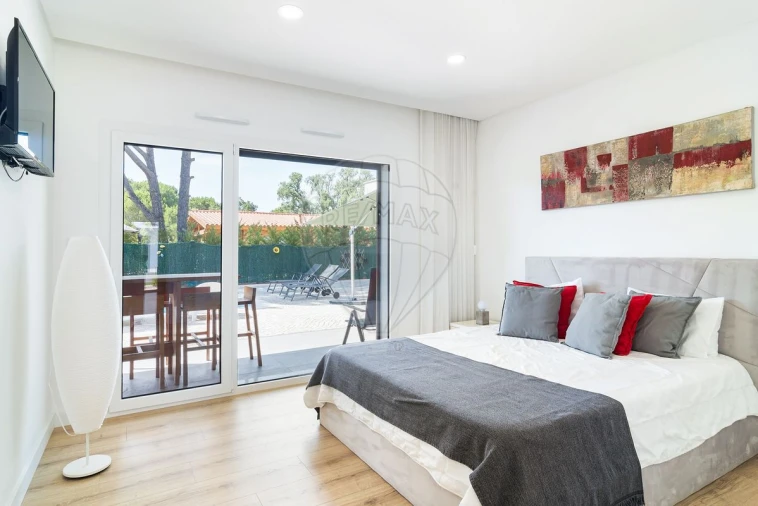 Moradia T4 para Venda em Santo Estêvão Foto 11