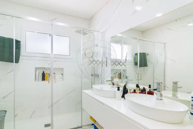 Moradia T4 para Venda em Santo Estêvão Foto 17