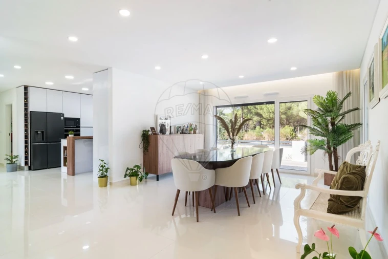 Moradia T4 para Venda em Santo Estêvão Foto 8