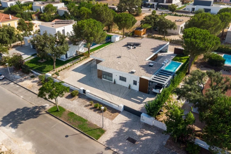 Moradia T4 para Venda em Santo Estêvão Foto 30