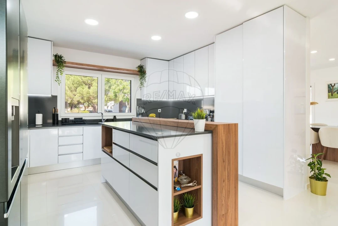 Moradia T4 para Venda em Santo Estêvão Foto 6