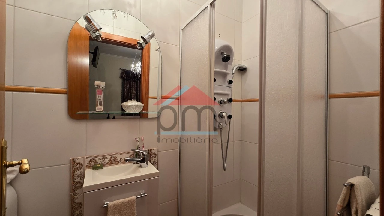 Moradia T3 para Venda em Vilar de Mouros Foto 17