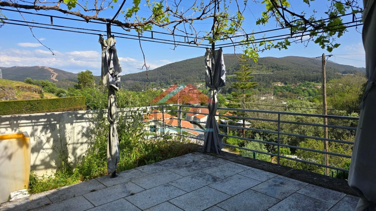 Moradia T3 para Venda em Vilar de Mouros Foto 18